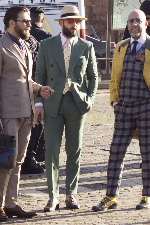 /images/made/uploads/fashion_news/street-style-gen16/street-style-gen16-02_500_750_c1.jpg